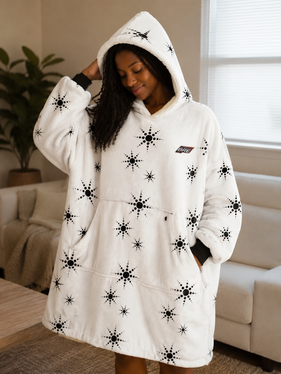 Starburst Hooded Blanket – Cozy White Sherpa Wearable Blanket with Black Snowflake Pattern